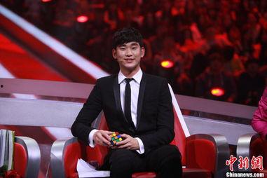 最新爆料金秀贤记者,神秘恋情曝光，事业再攀高峰？